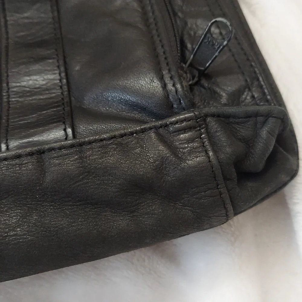 Black Leather Unbranded Messenger Bag Magnetic Snap Close Shoulder Strap 16